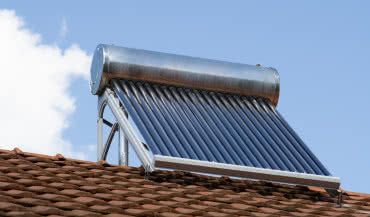 Izolacja instalacji solarnych: materiały odporne na wysoką temperaturę